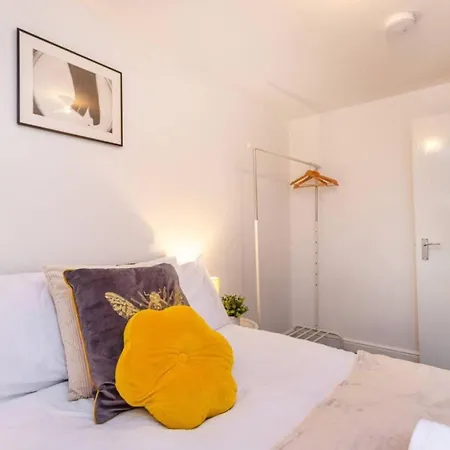 Sunnyside 2 - Contractor Long By Shortstayuk Bristol