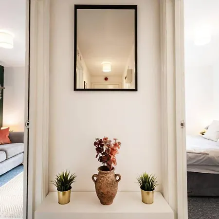 Sunnyside 2 - Contractor Long By Shortstayuk *