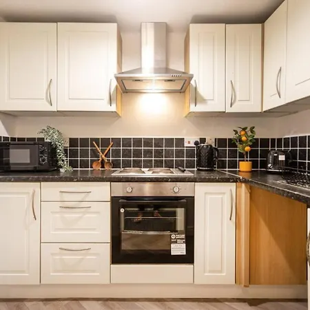 Sunnyside 2 - Contractor Long By Shortstayuk Bristol